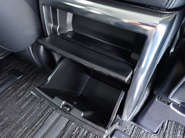 TOYOTA ALPHARD 4WD 2018