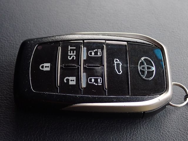 TOYOTA ALPHARD 4WD 2018