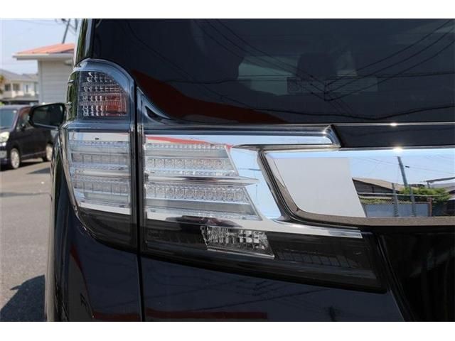 TOYOTA VELLFIRE 2015