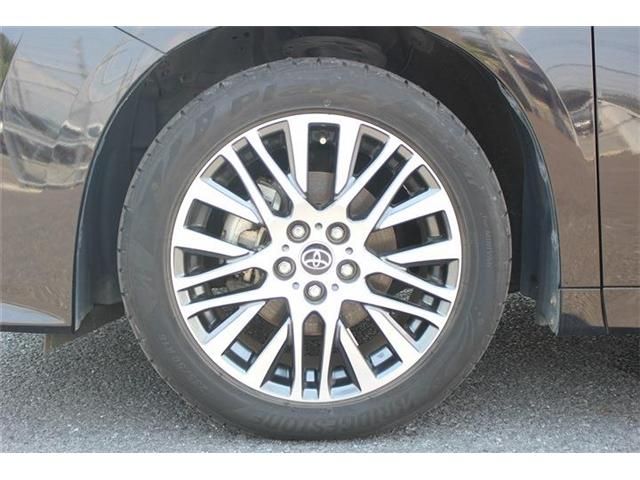 TOYOTA VELLFIRE 2015