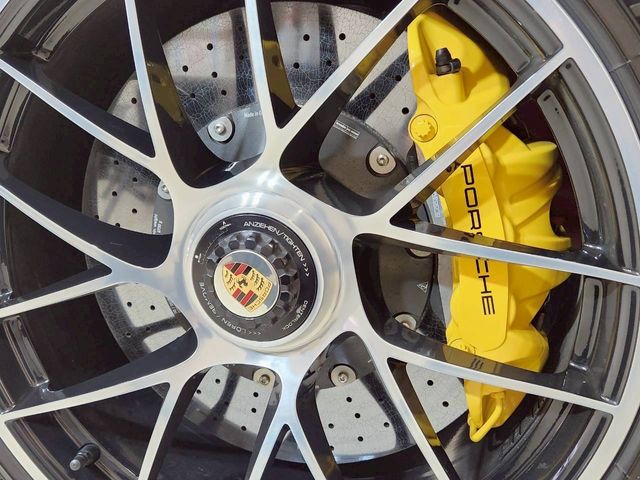 PORSCHE PORSCHE 911 2018