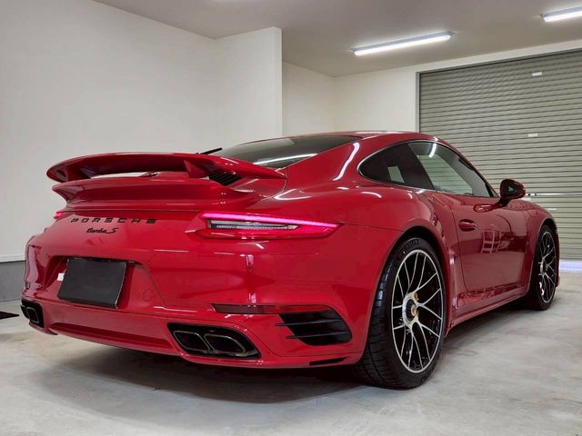 PORSCHE PORSCHE 911 2018