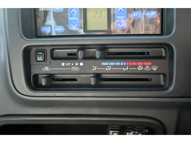 DAIHATSU HIJET truck 2014