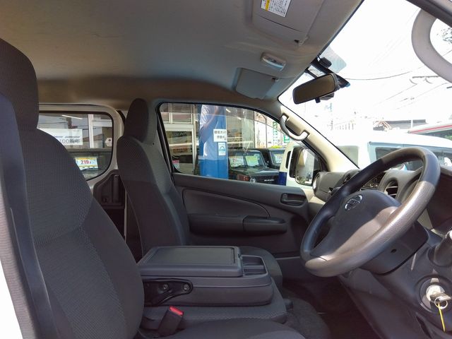 NISSAN NV350 CARAVAN 2018