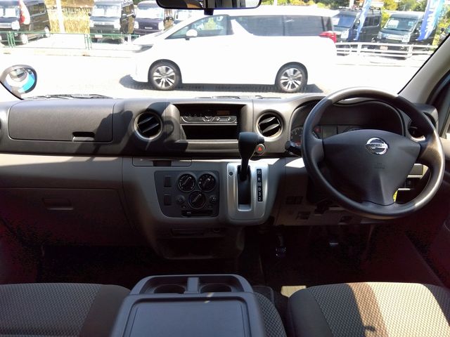 NISSAN NV350 CARAVAN 2018