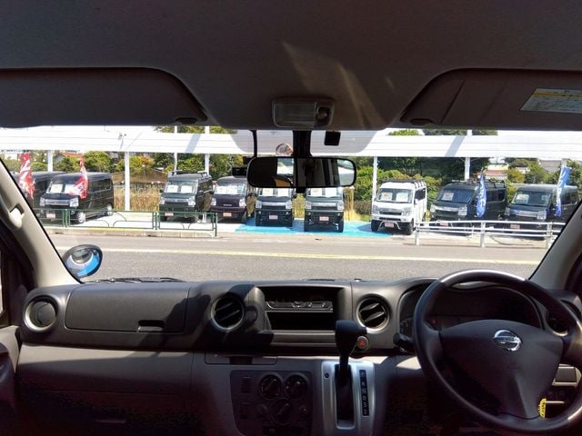 NISSAN NV350 CARAVAN 2018