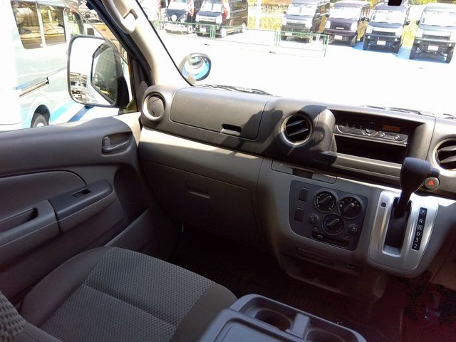 NISSAN NV350 CARAVAN 2018