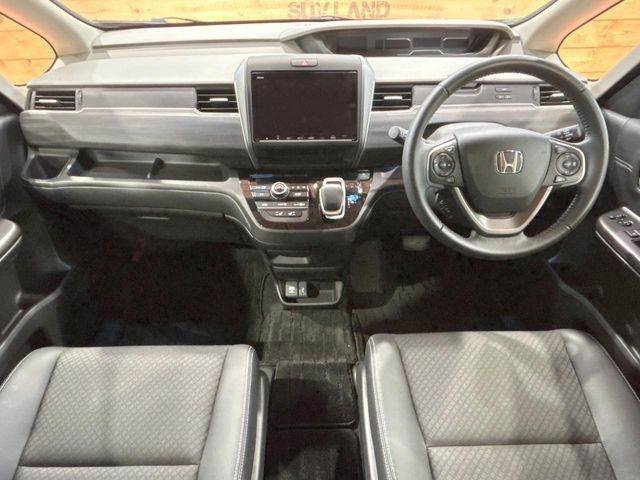 HONDA FREED HYBRID 2022