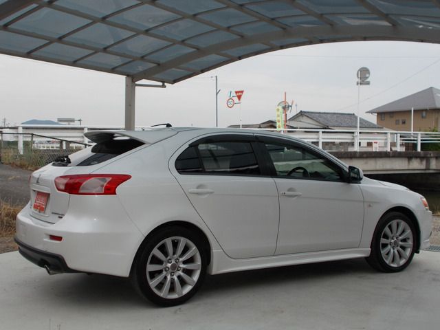 MITSUBISHI GALANT FORTIS SPORTBACK 4WD 2010