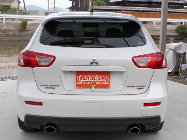 MITSUBISHI GALANT FORTIS SPORTBACK 4WD 2010