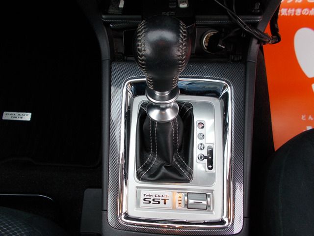 MITSUBISHI GALANT FORTIS SPORTBACK 4WD 2010