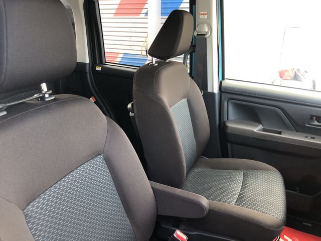 TOYOTA ROOMY 4WD 2021