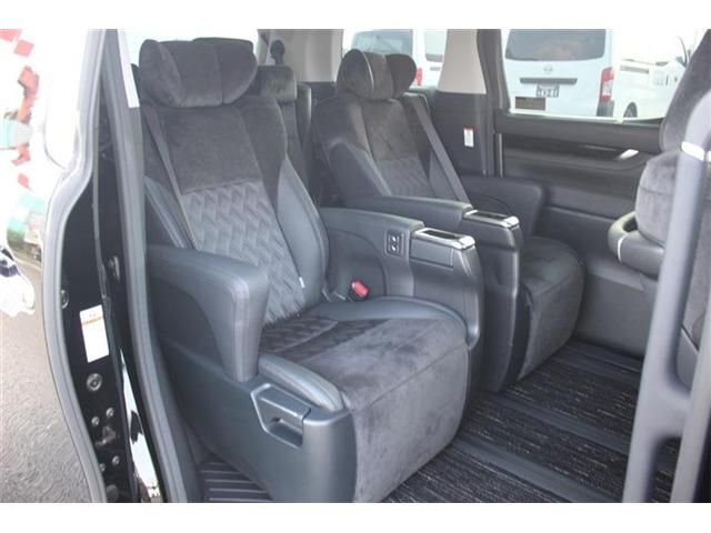 TOYOTA ALPHARD 2017