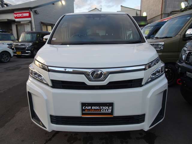 TOYOTA VOXY 2019