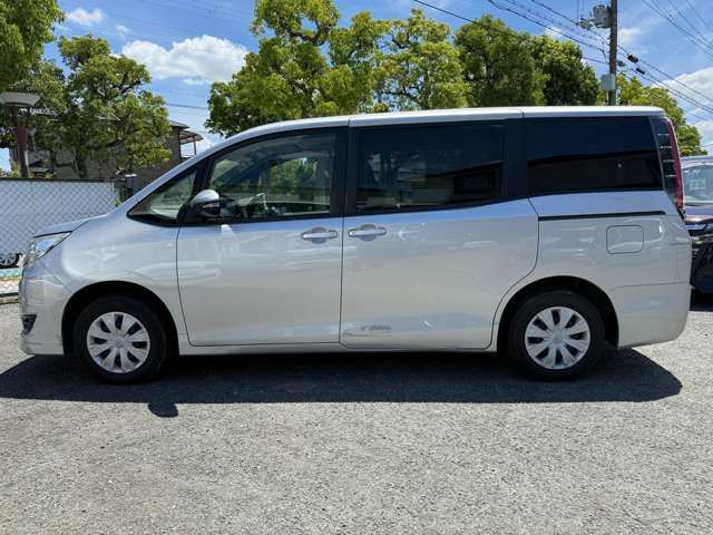 TOYOTA NOAH 2018