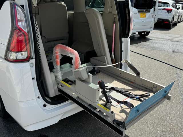 NISSAN SERENA  WG 2017