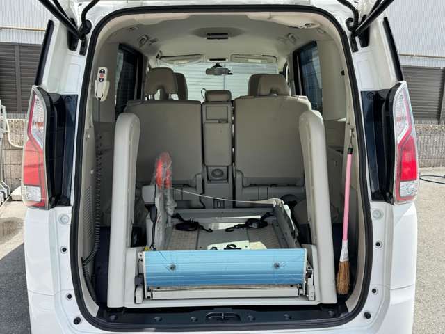 NISSAN SERENA  WG 2017