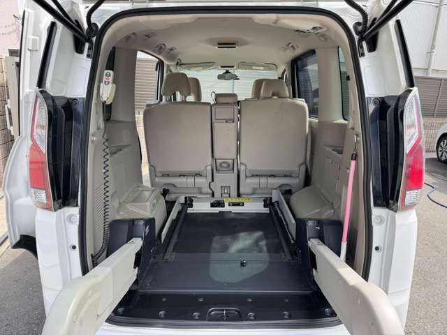 NISSAN SERENA  WG 2017