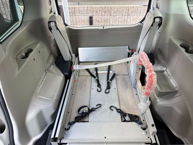 NISSAN SERENA  WG 2017