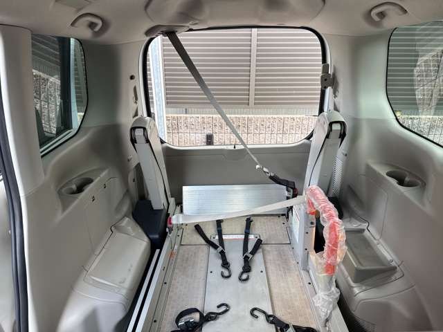 NISSAN SERENA  WG 2017