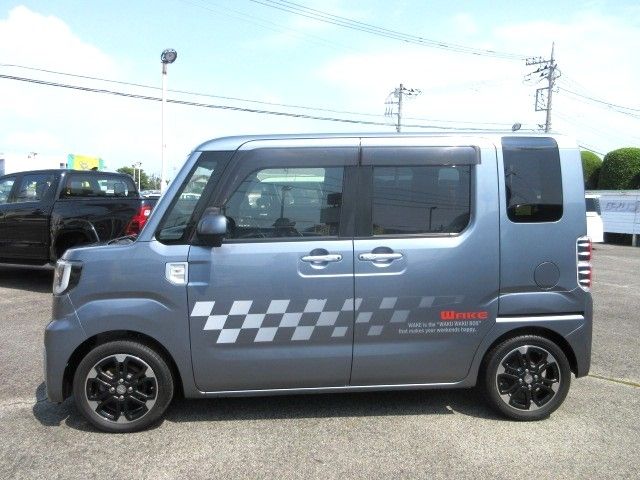 DAIHATSU WAKE 2015