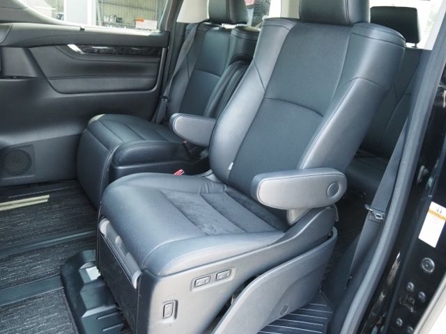 TOYOTA VELLFIRE  HYBRID 4WD 2019