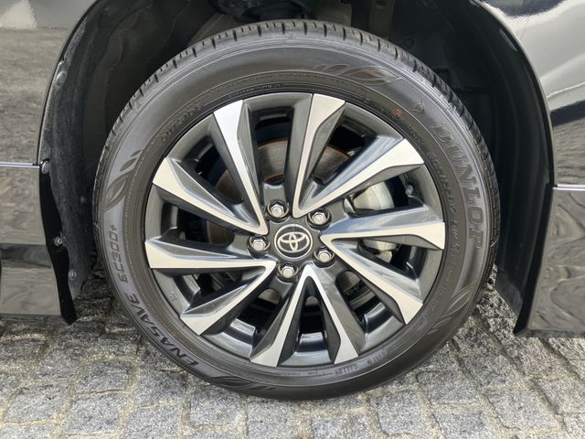 TOYOTA VOXY HYBRID 2023