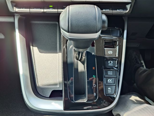 TOYOTA VOXY HYBRID 2023