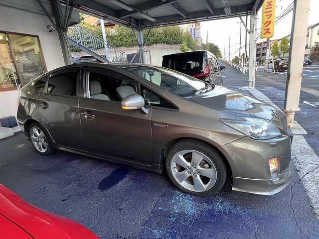 TOYOTA PRIUS 2011