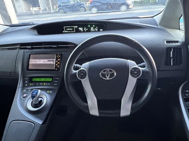 TOYOTA PRIUS 2011