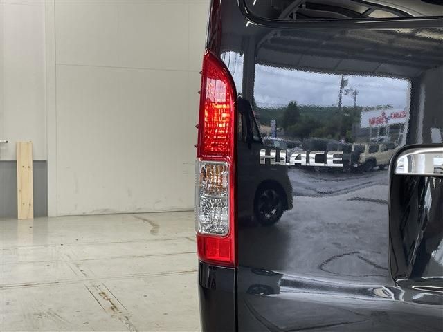 TOYOTA HIACE van 4WD 2021