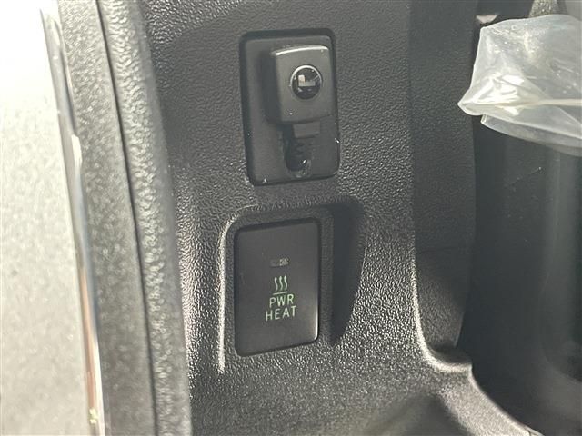 TOYOTA HIACE van 4WD 2021