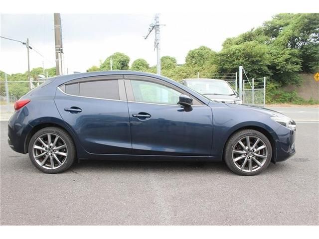 MAZDA AXELA SPORTS 2016