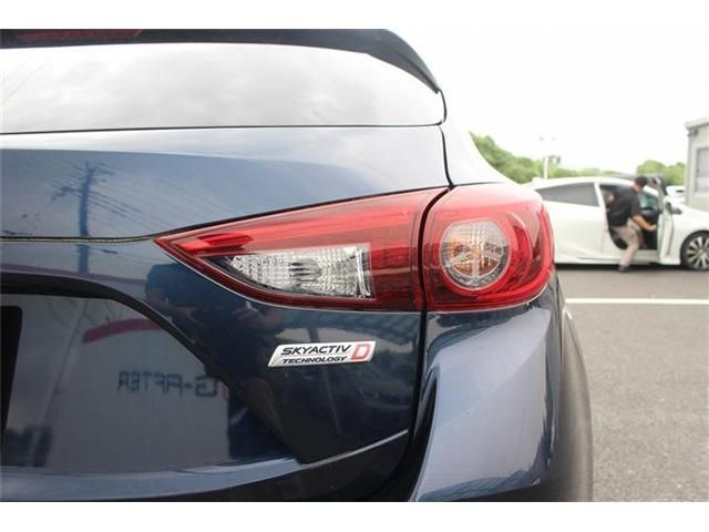 MAZDA AXELA SPORTS 2016