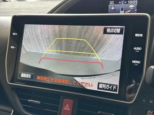 TOYOTA VOXY HYBRID 2018