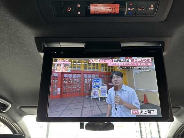 TOYOTA VOXY HYBRID 2018