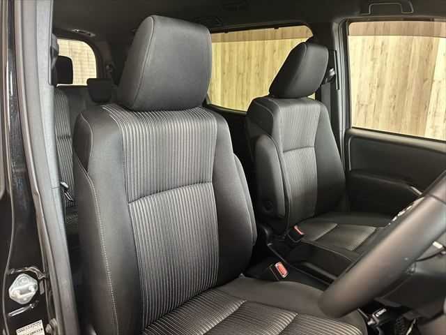 TOYOTA VOXY HYBRID 2018