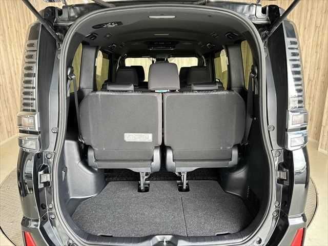 TOYOTA VOXY HYBRID 2018