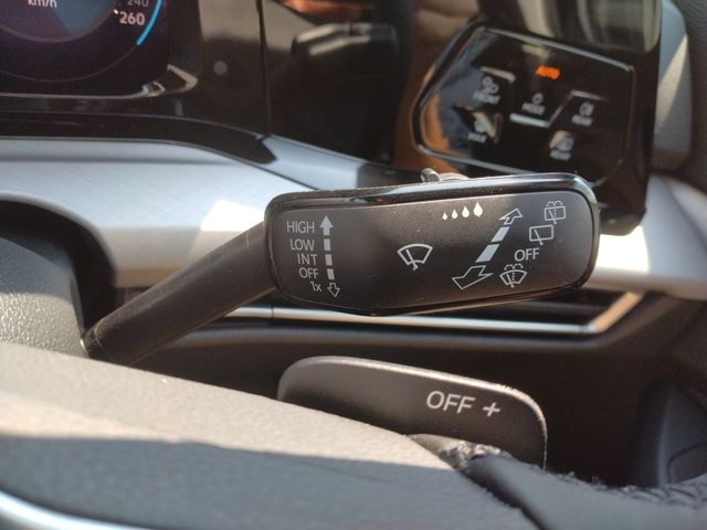 VOLKSWAGEN VOLKSWAGEN GOLF 2023