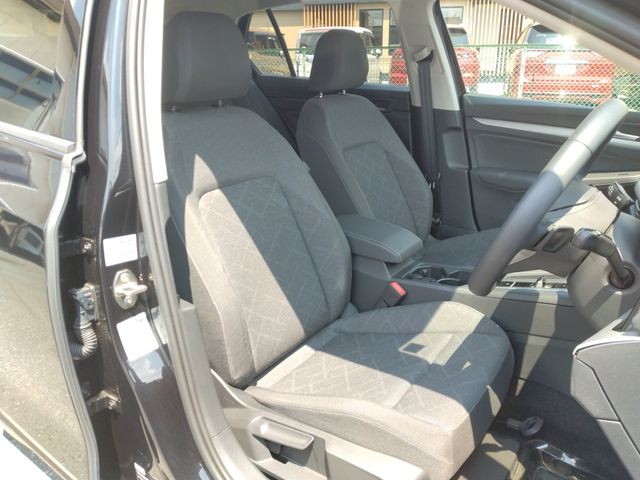 VOLKSWAGEN VOLKSWAGEN GOLF 2023