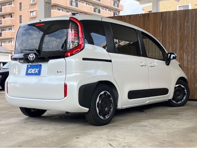 TOYOTA SIENTA HYBRID 2024