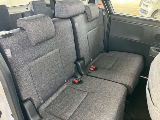 TOYOTA SIENTA HYBRID 2024