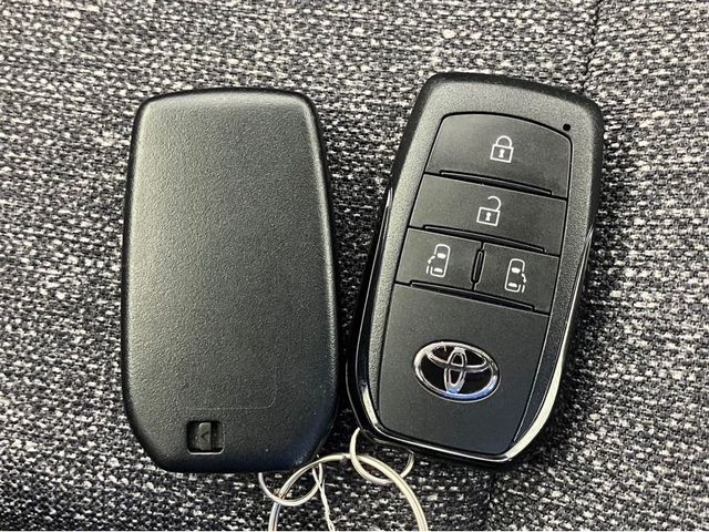 TOYOTA SIENTA HYBRID 2024