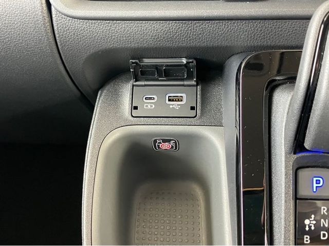 TOYOTA SIENTA HYBRID 2024