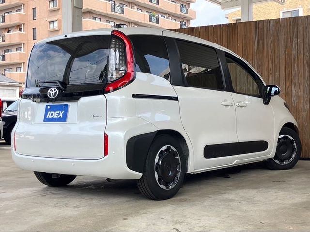 TOYOTA SIENTA HYBRID 2024