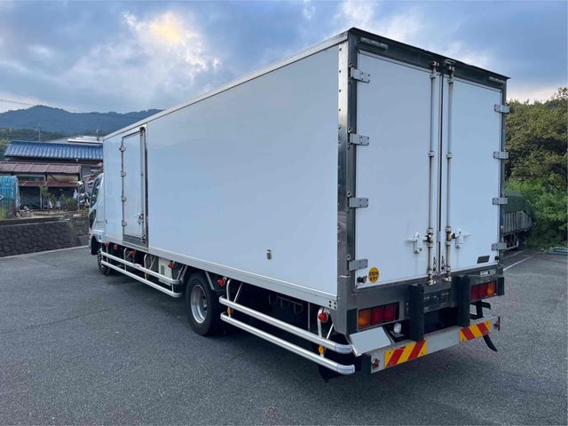 MITSUBISHI FUSOU FIGHTER 2011