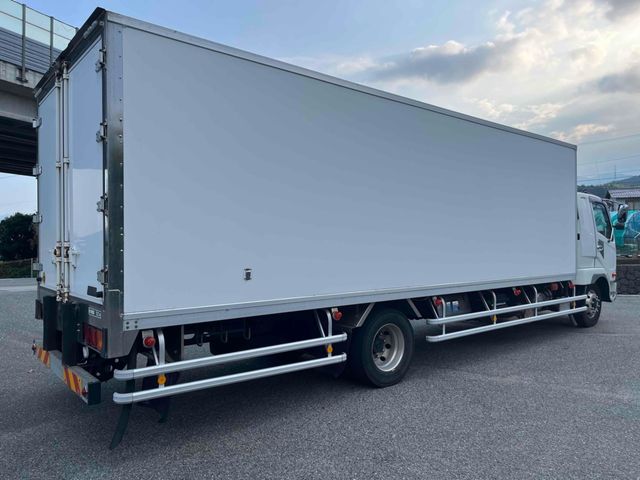 MITSUBISHI FUSOU FIGHTER 2011