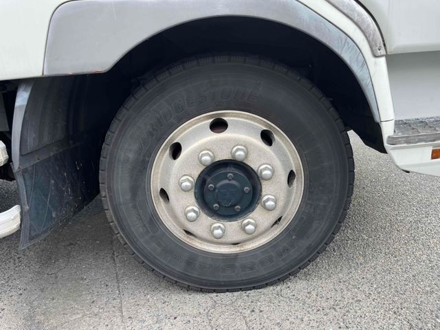 MITSUBISHI FUSOU FIGHTER 2011