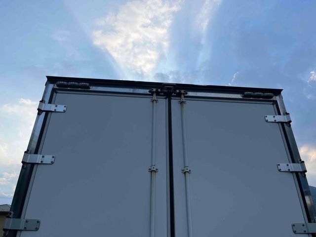 MITSUBISHI FUSOU FIGHTER 2011