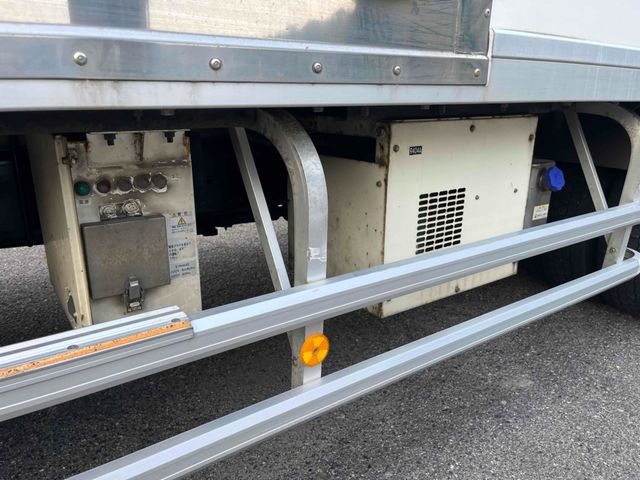 MITSUBISHI FUSOU FIGHTER 2011